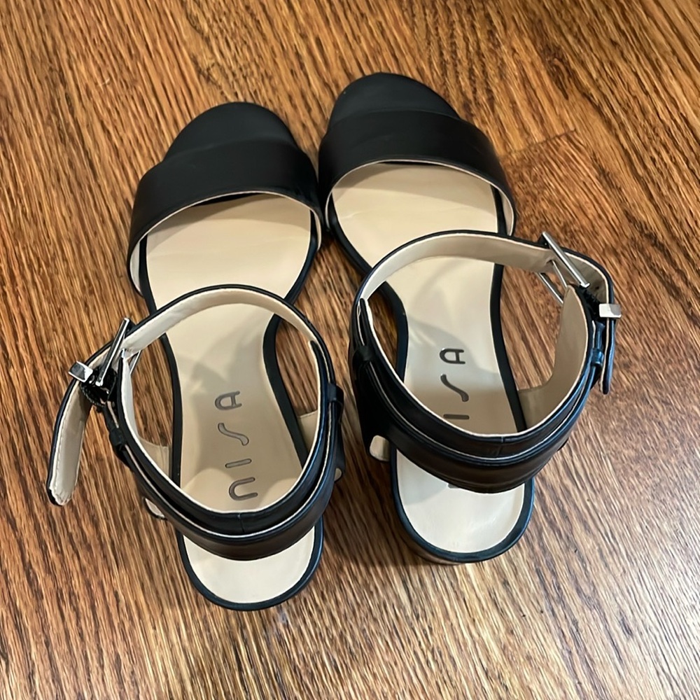 Block Heels - Picture 4 of 12